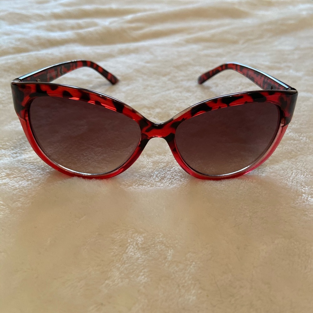 Red Tortoise Cat Eye Steve Madden Sunglasses